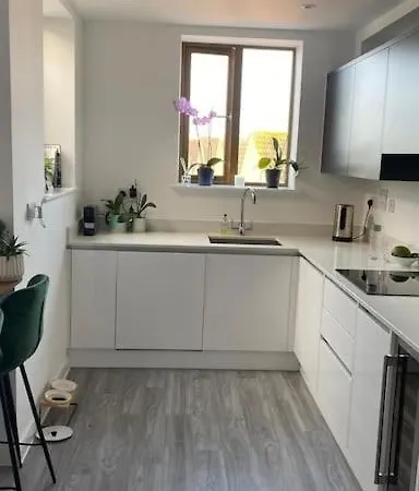 London Luxe: Stylish Studio Экстерьер фото